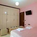 Sunny 3 Apartment