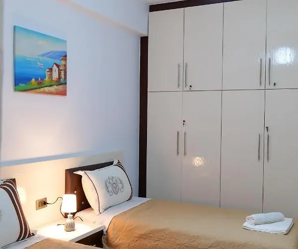 Sunny 3 * Sarandë