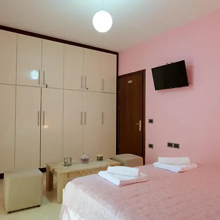 Sunny 3 Apartment