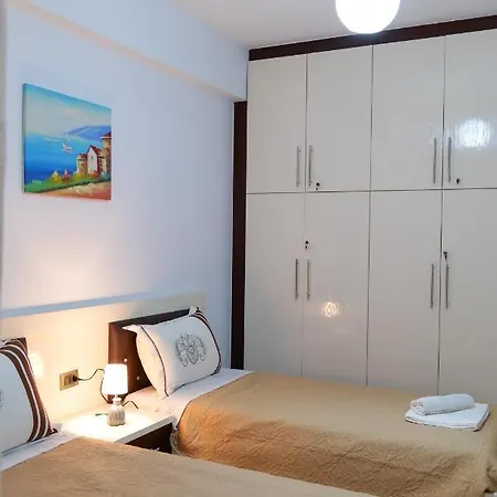 Sunny 3 * Sarandë