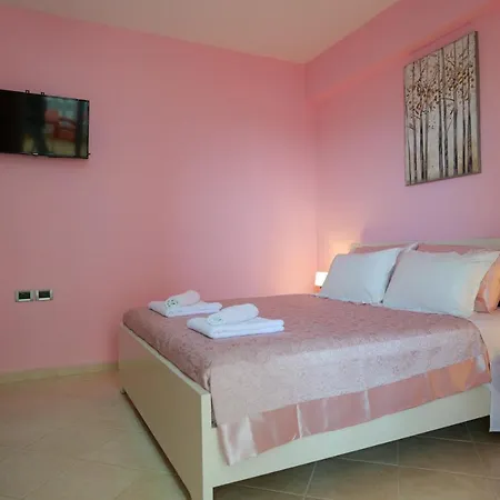 Sunny 3 Apartment *
