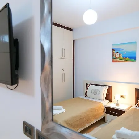 Sunny 3 Apartment